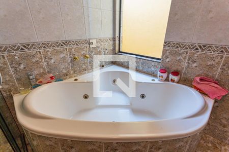 Casa à venda com 310m², 3 quartos e 6 vagasBanheiro da Suite Master