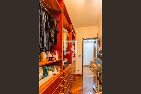 Casa à venda com 310m², 3 quartos e 6 vagasCloset da Suite Master