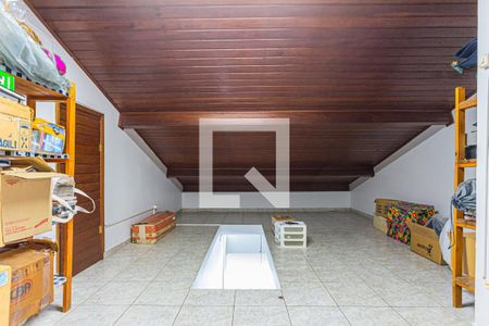 Casa à venda com 310m², 3 quartos e 6 vagasSótão