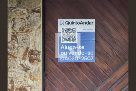 Casa à venda com 310m², 3 quartos e 6 vagasPlaquinha Instalada no portão do imóvel - Área Externa