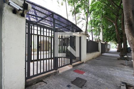 Apartamento à venda com 116m², 2 quartos e 1 vaga Apartamento à venda com 116m², 2 quartos e 1 vagaFachada