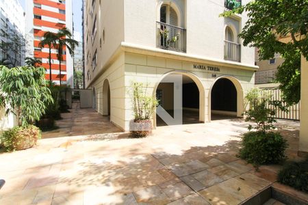 Apartamento à venda com 116m², 2 quartos e 1 vaga Apartamento à venda com 116m², 2 quartos e 1 vagaEntrada