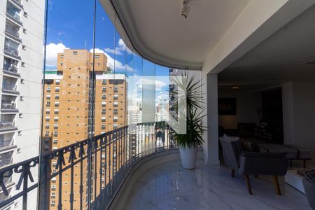 Apartamento à venda com 320m², 3 quartos e 3 vagasSacada