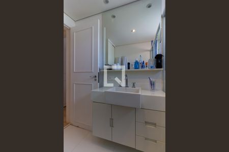 Apartamento à venda com 320m², 3 quartos e 3 vagasBanheiro Social