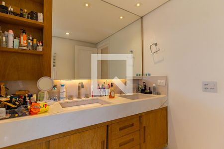 Apartamento à venda com 320m², 3 quartos e 3 vagasBanheiro da Suíte