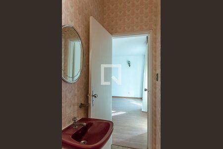 Casa à venda com 250m², 3 quartos e 4 vagasLavabo