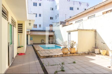 Casa à venda com 250m², 3 quartos e 4 vagasPiscina