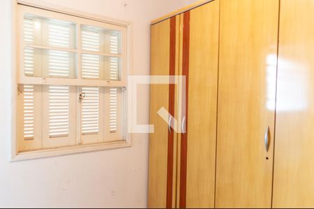 Casa à venda com 250m², 3 quartos e 4 vagasQuarto de Serviço