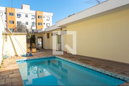 Casa à venda com 250m², 3 quartos e 4 vagasPiscina