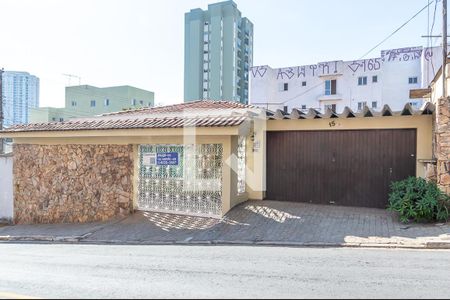 Casa à venda com 250m², 3 quartos e 4 vagasFachada