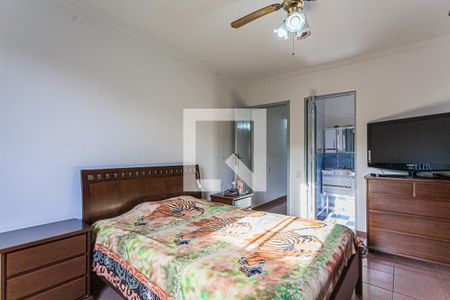 Casa à venda com 284m², 4 quartos e 3 vagasSuíte