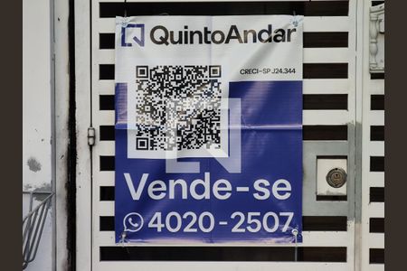 Casa à venda com 284m², 4 quartos e 3 vagasPlaquinha instalada no portão do imóvel - Área Externa