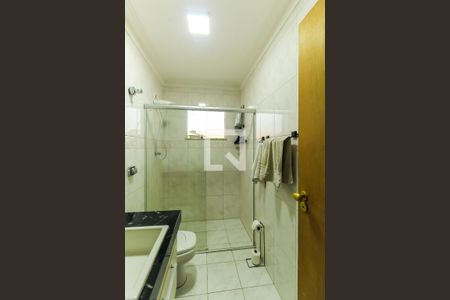 Banheiro da Suíte 1 de casa para alugar com 3 quartos, 189m² em Vila Bertioga, São Paulo