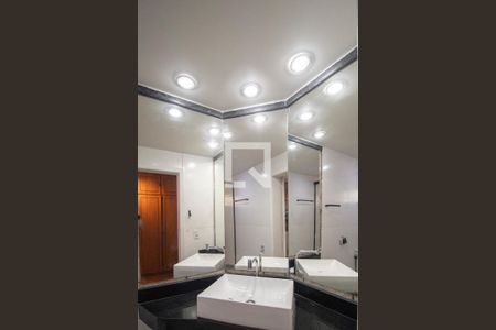 Apartamento para alugar com 85m², 3 quartos e 1 vaga Apartamento para alugar com 85m², 3 quartos e 1 vagaBanheiro da suíte