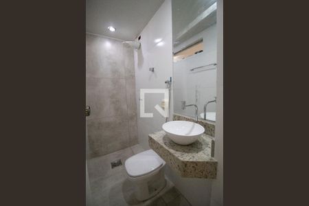 Apartamento para alugar com 85m², 3 quartos e 1 vaga Apartamento para alugar com 85m², 3 quartos e 1 vagaBanheiro social
