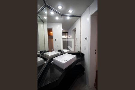 Apartamento para alugar com 85m², 3 quartos e 1 vaga Apartamento para alugar com 85m², 3 quartos e 1 vagaBanheiro da suíte