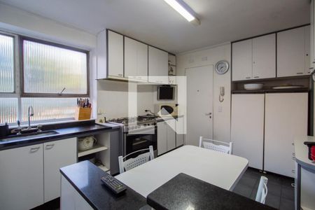 Apartamento à venda com 132m², 4 quartos e 2 vagas Apartamento à venda com 132m², 4 quartos e 2 vagasCozinha