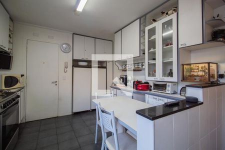Apartamento à venda com 132m², 4 quartos e 2 vagas Apartamento à venda com 132m², 4 quartos e 2 vagasCozinha