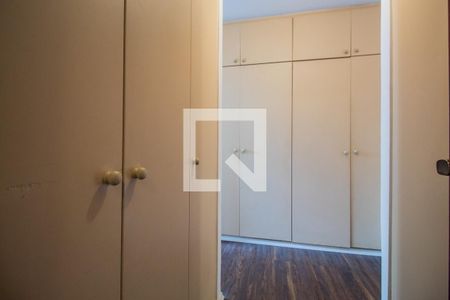 Apartamento à venda com 132m², 4 quartos e 2 vagas Apartamento à venda com 132m², 4 quartos e 2 vagasCloset da suíte