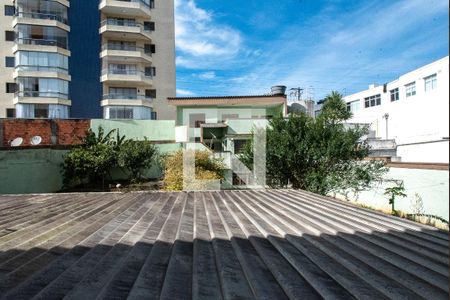 Casa à venda com 820m², 3 quartos e 5 vagas Casa à venda com 820m², 3 quartos e 5 vagasVista