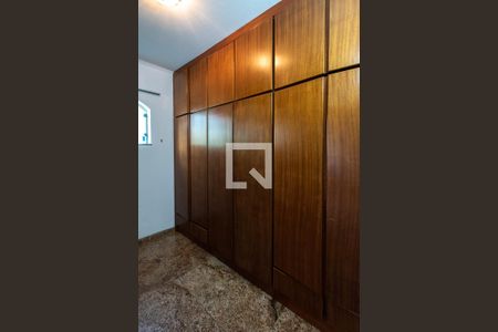 Casa à venda com 820m², 3 quartos e 5 vagas Casa à venda com 820m², 3 quartos e 5 vagasCloset