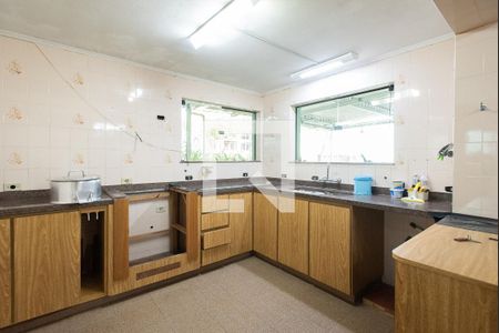 Casa à venda com 820m², 3 quartos e 5 vagas Casa à venda com 820m², 3 quartos e 5 vagasÁrea comum