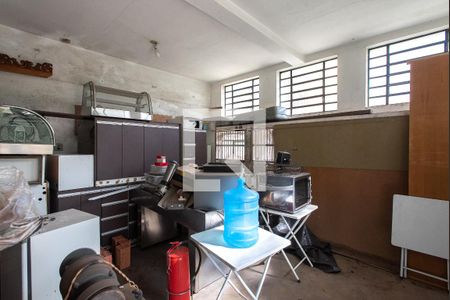 Casa à venda com 820m², 3 quartos e 5 vagas Casa à venda com 820m², 3 quartos e 5 vagasÁrea comum