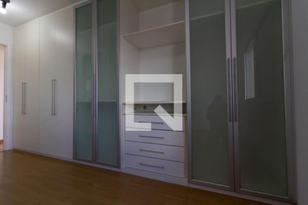 Apartamento à venda com 103m², 2 quartos e 2 vagasQuarto Suíte - Armários