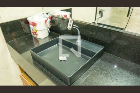 Apartamento à venda com 100m², 2 quartos e sem vagaBanheiro da Suíte