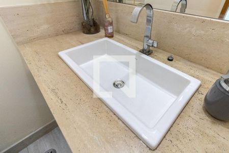 Casa à venda com 302m², 4 quartos e 4 vagasLavabo 