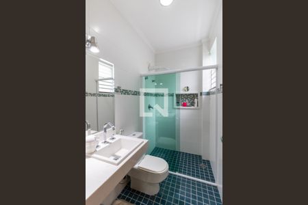 Casa à venda com 302m², 4 quartos e 4 vagasBanheiro da Suíte 2