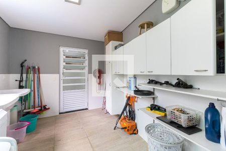 Casa à venda com 302m², 4 quartos e 4 vagasLavanderia 