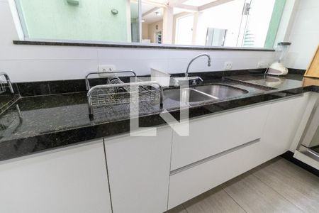 Casa à venda com 302m², 4 quartos e 4 vagasCozinha 