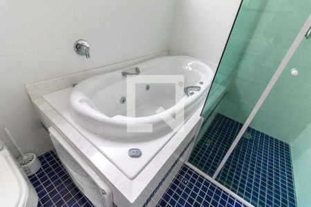 Casa à venda com 302m², 4 quartos e 4 vagasBanheiro da Suíte 1