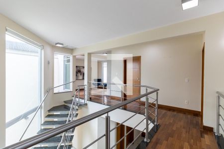 Casa à venda com 302m², 4 quartos e 4 vagasHall dos Quartos 