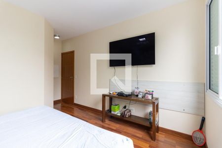 Casa à venda com 302m², 4 quartos e 4 vagasSuíte 2