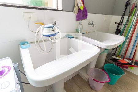 Casa à venda com 302m², 4 quartos e 4 vagasLavanderia 