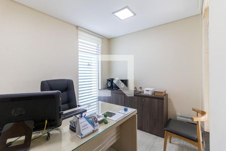 Casa à venda com 302m², 4 quartos e 4 vagasEscritório 