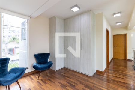 Casa à venda com 302m², 4 quartos e 4 vagasHall dos Quartos 