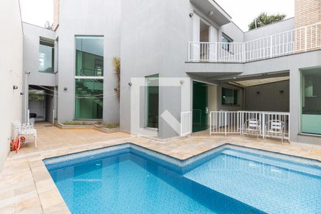Casa à venda com 302m², 4 quartos e 4 vagasPiscina 