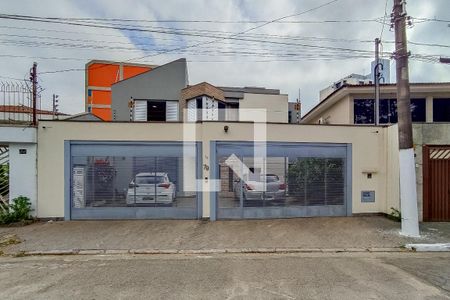 Casa à venda com 302m², 4 quartos e 4 vagasFachada 