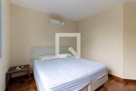 Casa à venda com 302m², 4 quartos e 4 vagasSuíte 2