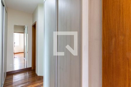 Casa à venda com 302m², 4 quartos e 4 vagasCloset da Suíte 1