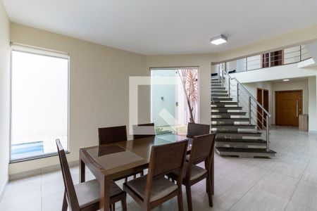 Casa à venda com 302m², 4 quartos e 4 vagasSala de Jantar 