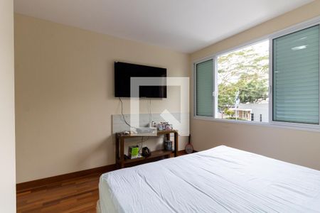 Casa à venda com 302m², 4 quartos e 4 vagasSuíte 2