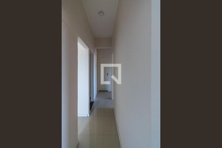 Corredor de apartamento à venda com 3 quartos, 100m² em Olaria, Rio de Janeiro