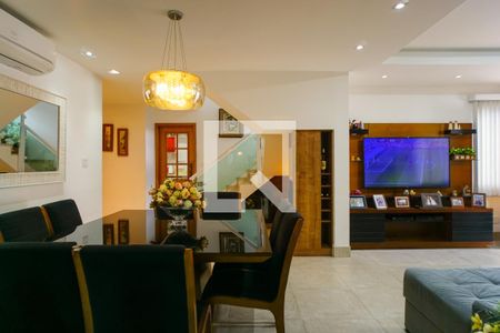 Sala de casa de condomínio à venda com 5 quartos, 250m² em Recreio dos Bandeirantes, Rio de Janeiro