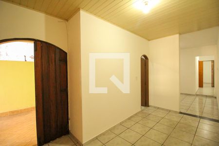 Casa para alugar com 100m², 2 quartos e 2 vagasSala