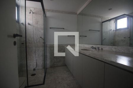 Apartamento à venda com 541m², 4 quartos e 6 vagasBanheiro da Suíte 2