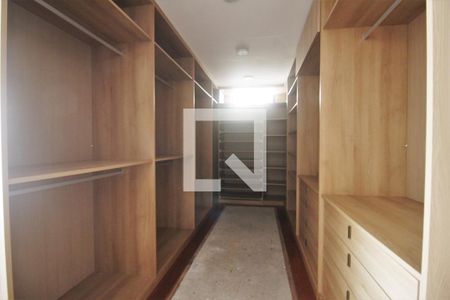 Apartamento à venda com 541m², 4 quartos e 6 vagasCloset